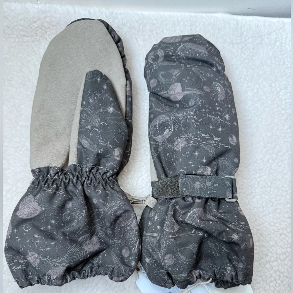 wheat MITTENS TECH snow gloves 10-12Y fit for regular adults as well